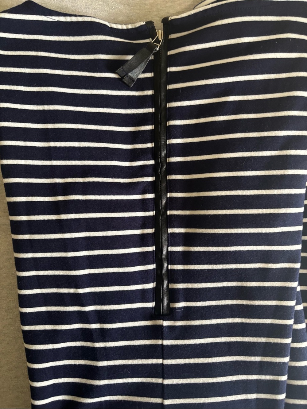 Gap Striped Navy and White Boatneck Shift Dress - size M - Picture 7 of 8